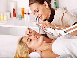 3. Especialistas de Belleza: Requisitos para obtener Licencia de Cosmetología
